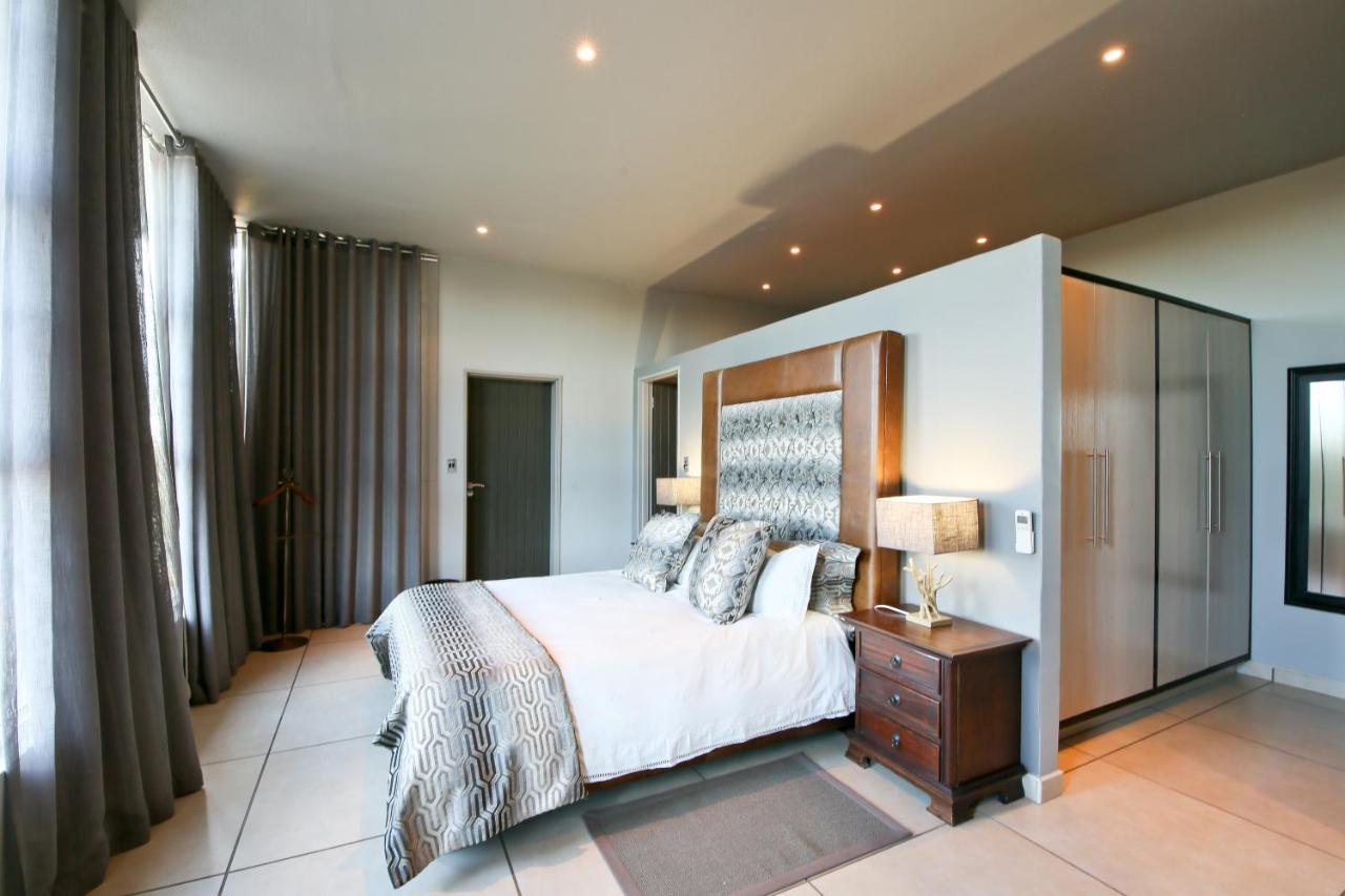 Naankuse Lodge Windhoek Ngoại thất bức ảnh