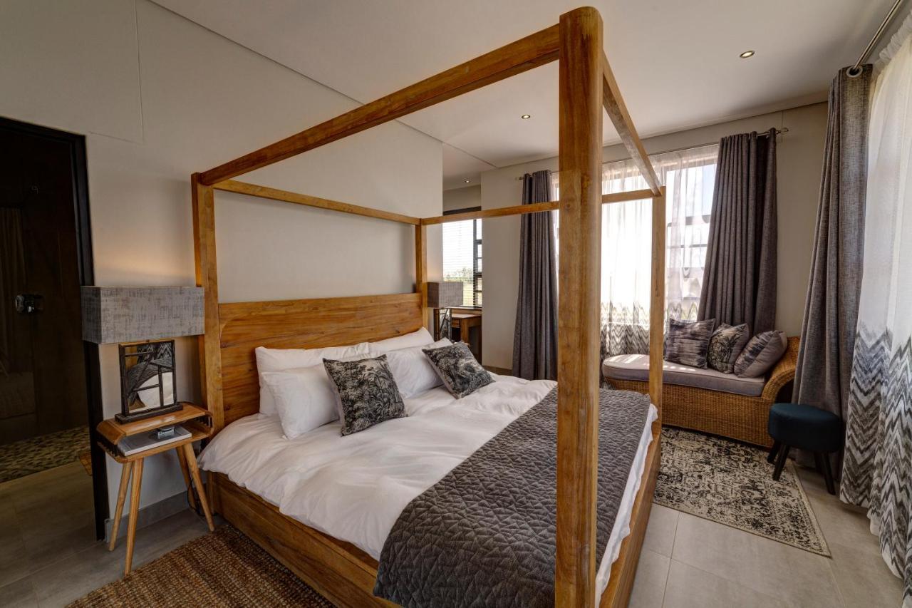 Naankuse Lodge Windhoek Ngoại thất bức ảnh