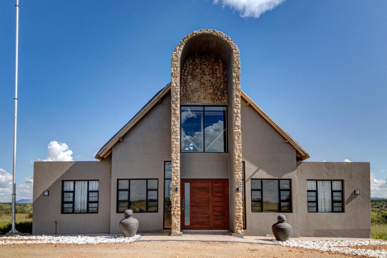 Naankuse Lodge Windhoek Ngoại thất bức ảnh